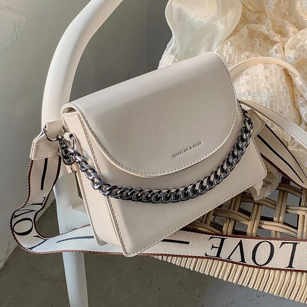 shoulder bags niche design all-match handbag 2021 fashion cross-body high-quality square bag underarm dual-use width: 21cm
shoulder bags niche design all-match handbag 2021 fashion cross-body high-quality square bag underarm dual-use width: 21cm
