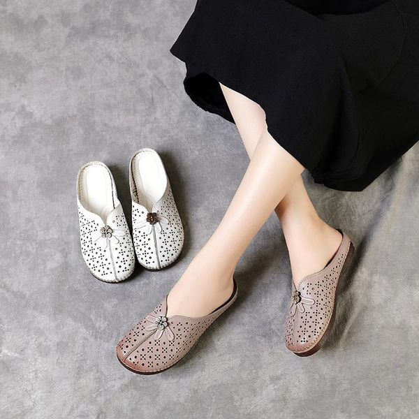 mother's leather sandals women's new summer dongdong leather middle-aged and old people's retro flat bottomed baotou slippers, Black
mother's leather sandals women's new summer dongdong leather middle-aged and old people's retro flat bottomed baotou slippers, Black