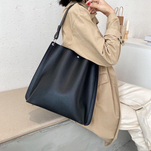 simple high capacity pu leather shoulder bags for women 2021 simple large handbags women's travel trending hand bag
simple high capacity pu leather shoulder bags for women 2021 simple large handbags women's travel trending hand bag