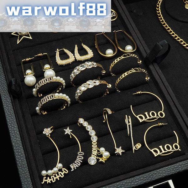 quality high classic earrings dijia design pearl star five pointed ear clip, Golden
quality high classic earrings dijia design pearl star five pointed ear clip, Golden