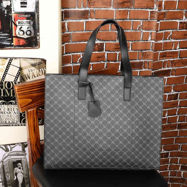 briefcase 2021 men's handbag korean single shoulder messenger business trip computer tidal bag 654
briefcase 2021 men's handbag korean single shoulder messenger business trip computer tidal bag 654