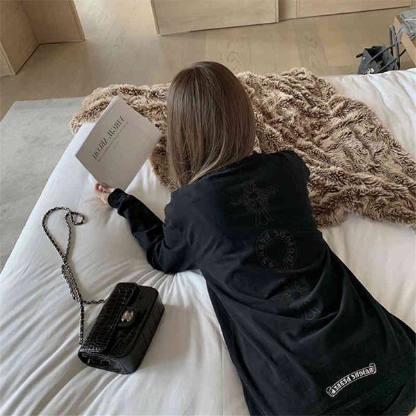 long fan frosted fan's sleeve cross printed basic lovers t-shirt, White 
long fan frosted fan's sleeve cross printed basic lovers t-shirt, White