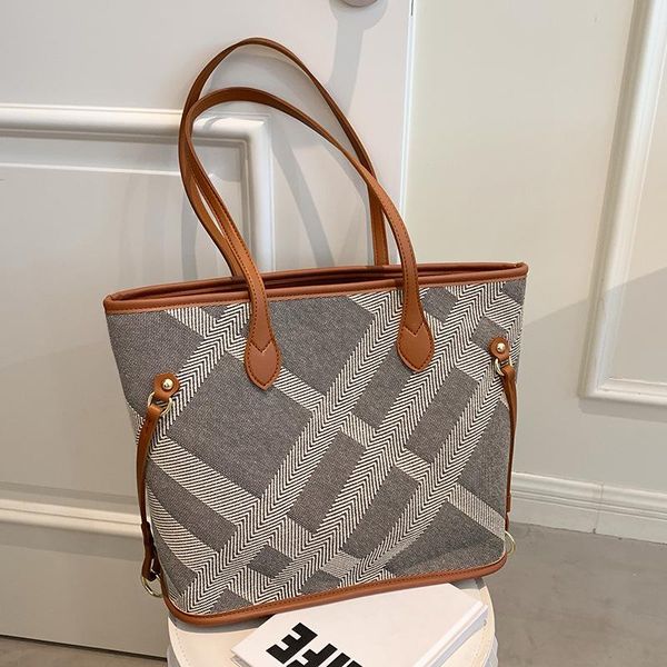 evening bags large-capacity bag female summer 2021 trendy fashion casual portable single shoulder simple design commuter tote wil
evening bags large-capacity bag female summer 2021 trendy fashion casual portable single shoulder simple design commuter tote wil