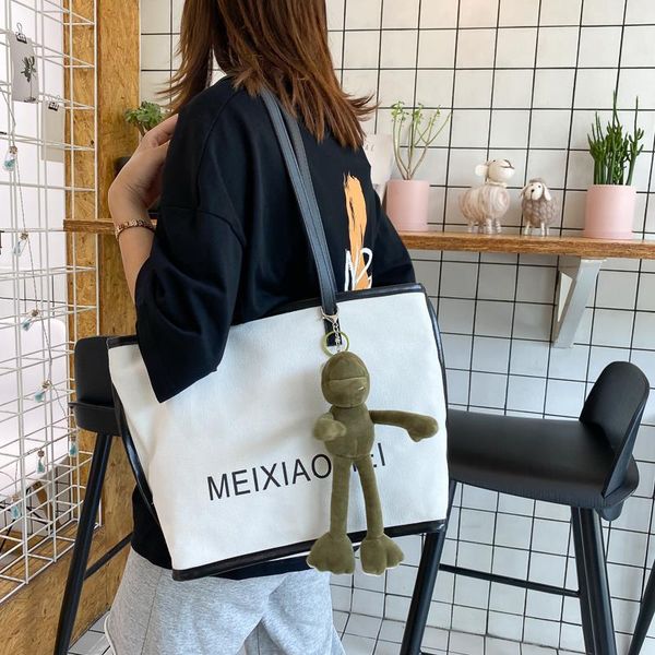 2020 fashionable all-match large capacity trendy shoulder canvas portable bag new internet celebrity bag women bag, Black;red
2020 fashionable all-match large capacity trendy shoulder canvas portable bag new internet celebrity bag women bag, Black;red