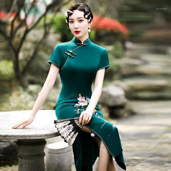 exquisite embroidery elegant long cheongsam female slim traditional chinese qipao dress mandarin collar oriental dresses ethnic clothin, Red
exquisite embroidery elegant long cheongsam female slim traditional chinese qipao dress mandarin collar oriental dresses ethnic clothin, Red
