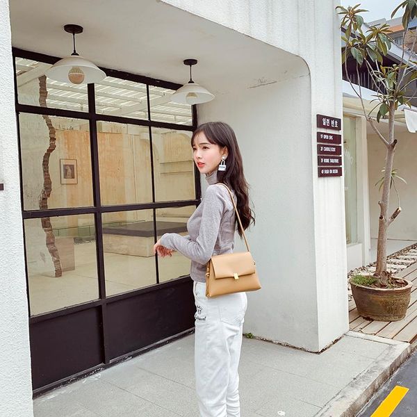 cross body 2021 trend fashion ladies lock bag simple portable messenger shoulder women purses and handbags
cross body 2021 trend fashion ladies lock bag simple portable messenger shoulder women purses and handbags