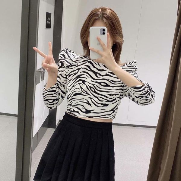 2021 new casual women's leopard print shirts o neck full women blouse, White
2021 new casual women's leopard print shirts o neck full women blouse, White