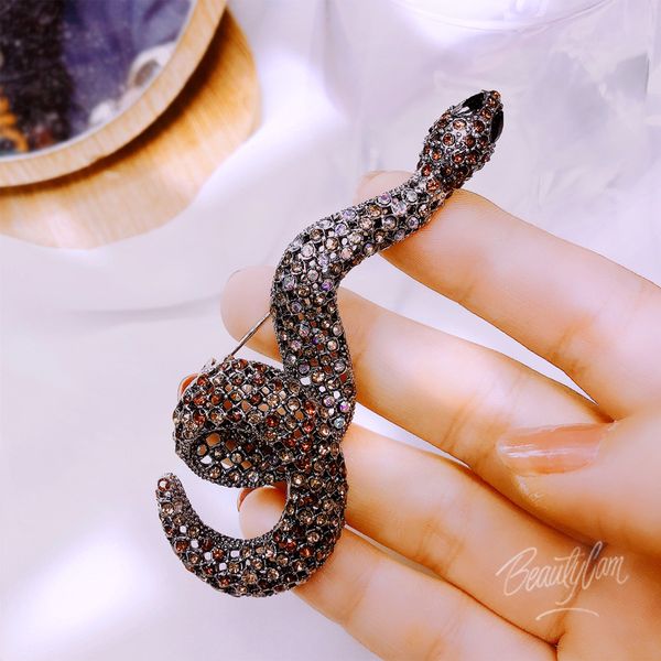 factory wholesale men's animal brooch zodiac snake diamond brooch high-grade gift pin versatile brooch scarf buckle accessories hea/rts
factory wholesale men's animal brooch zodiac snake diamond brooch high-grade gift pin versatile brooch scarf buckle accessories hea/rts