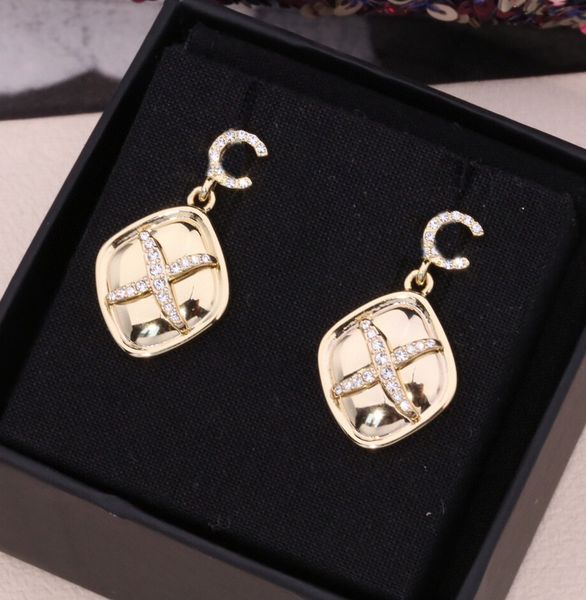 2022 charm drop earring with diamond and rhombus shape for women wedding jewelry gift have box stamp ps4534, Golden
2022 charm drop earring with diamond and rhombus shape for women wedding jewelry gift have box stamp ps4534, Golden