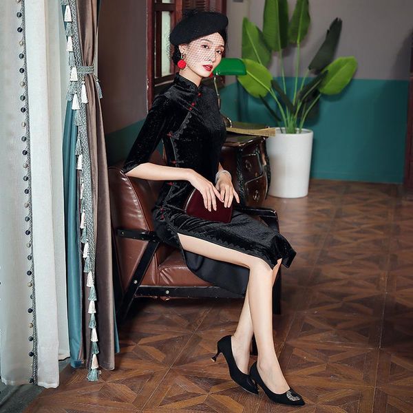 ethnic clothing four ladies winter qipao 2021 mid sleeve young girl retro black velvet improved fashion, Red
ethnic clothing four ladies winter qipao 2021 mid sleeve young girl retro black velvet improved fashion, Red