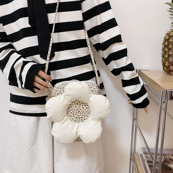 fashion women small handbag msenger bags lovely ladi polyter shoulder bag flower shaped crossbody sac a main femme
fashion women small handbag msenger bags lovely ladi polyter shoulder bag flower shaped crossbody sac a main femme
