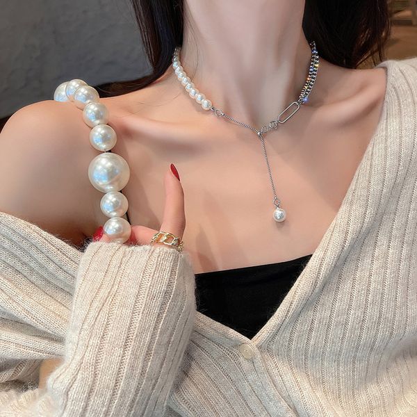 diamond inlaid pearl mosaic necklace korean east gate fashion design sense of clavicle chain, Silver
diamond inlaid pearl mosaic necklace korean east gate fashion design sense of clavicle chain, Silver
