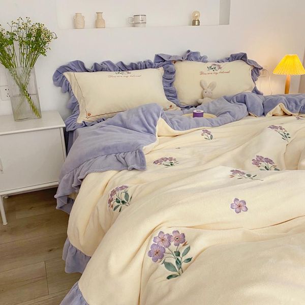 bedding sets winter thickening embroidery skin velvet four-piece set thermal coral fleece milk fiber flounce quilt cover
bedding sets winter thickening embroidery skin velvet four-piece set thermal coral fleece milk fiber flounce quilt cover