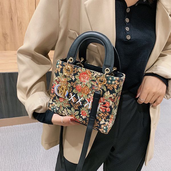 foreign 2020 new style fashion embroidery portable princess bag versatile texture women's single shoulder messenger
foreign 2020 new style fashion embroidery portable princess bag versatile texture women's single shoulder messenger
