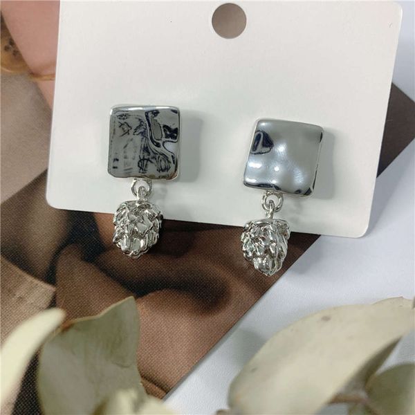 hbp fashion south korea east gate new momo same silver earrings not polished by time
hbp fashion south korea east gate new momo same silver earrings not polished by time