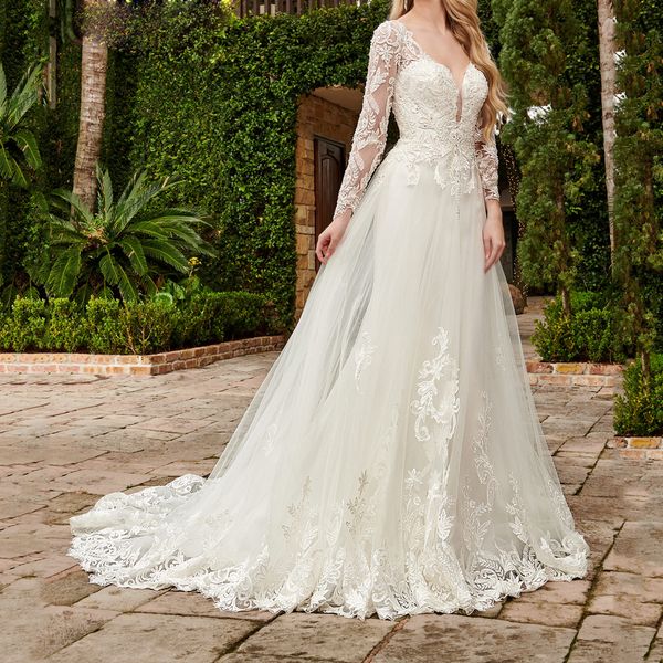 v-neck long sleeves open back wedding dresses bridal gowns tulle with floral applique court train, White
v-neck long sleeves open back wedding dresses bridal gowns tulle with floral applique court train, White
