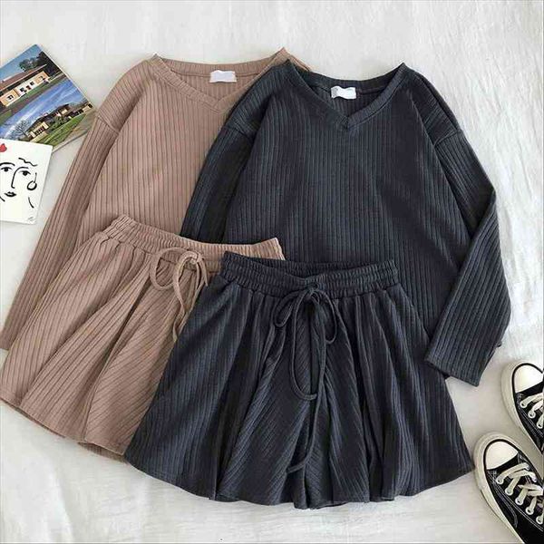 v-neck long sleeve knitted high waist wide leg shorts korean loose two piece set vintage tracksuit women f726, Gray
v-neck long sleeve knitted high waist wide leg shorts korean loose two piece set vintage tracksuit women f726, Gray