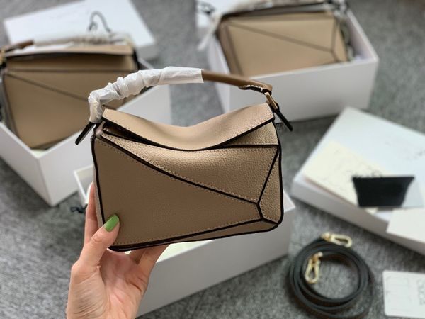 2021 new leather women's bag light luxury puzzle geometric mini portable slanting pillow sand
2021 new leather women's bag light luxury puzzle geometric mini portable slanting pillow sand