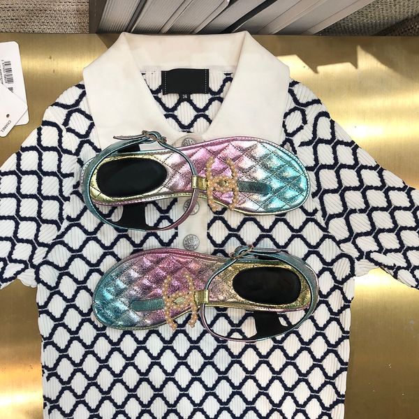 2021ss slipper designer slide spring summer sandals with heels fashion trend female beach indoor leather iridescence ladies shoes slippers b, Black
2021ss slipper designer slide spring summer sandals with heels fashion trend female beach indoor leather iridescence ladies shoes slippers b, Black