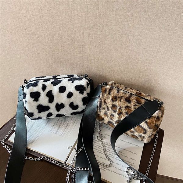 hbp fashion ins foreign style one shoulder messenger plush bag women's 2021 new fashionable small cylinder
hbp fashion ins foreign style one shoulder messenger plush bag women's 2021 new fashionable small cylinder