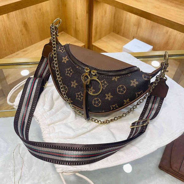 handbag 2021 autumn and winter women's bag fashion single shoulder diagonal korean printed letter girls' backpack
handbag 2021 autumn and winter women's bag fashion single shoulder diagonal korean printed letter girls' backpack