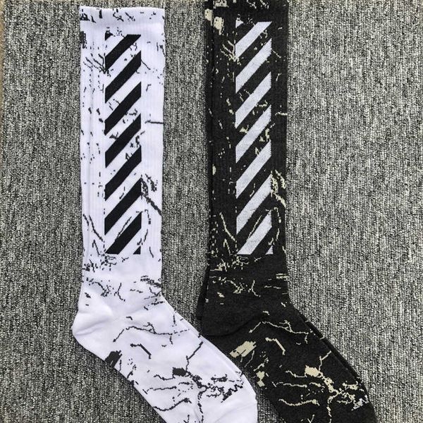 Chao Street Style Men's and Women's White Middle Tube High Top Off Sports Cotton Chao Brand Couple Student Men's Socks, Black
Chao Street Style Men's and Women's White Middle Tube High Top Off Sports Cotton Chao Brand Couple Student Men's Socks, Black