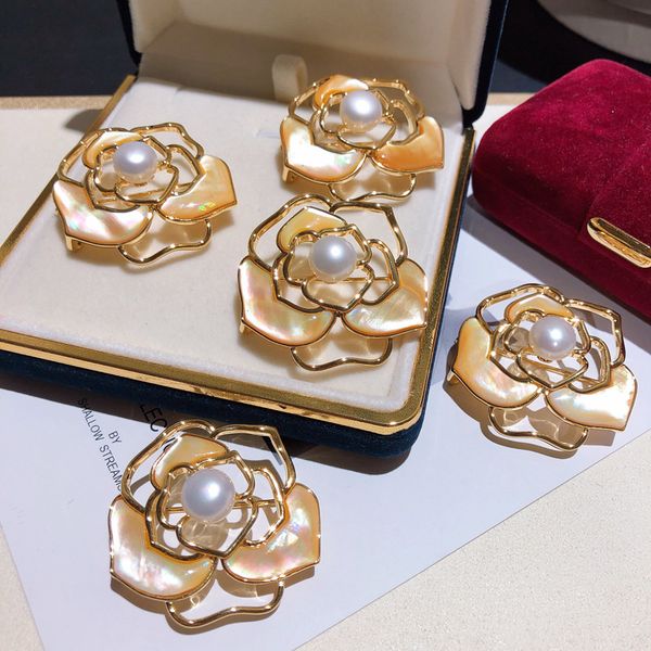 fashion luxury glittering 3d hollow camellia flower fresh water elegant pearl pin designer brooches for woman ladies, Gray
fashion luxury glittering 3d hollow camellia flower fresh water elegant pearl pin designer brooches for woman ladies, Gray
