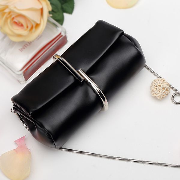 personalized creative trendy snake chain new bone bag of version female the 2020 korean small simple one-shoulder messenger clutch skqte
personalized creative trendy snake chain new bone bag of version female the 2020 korean small simple one-shoulder messenger clutch skqte