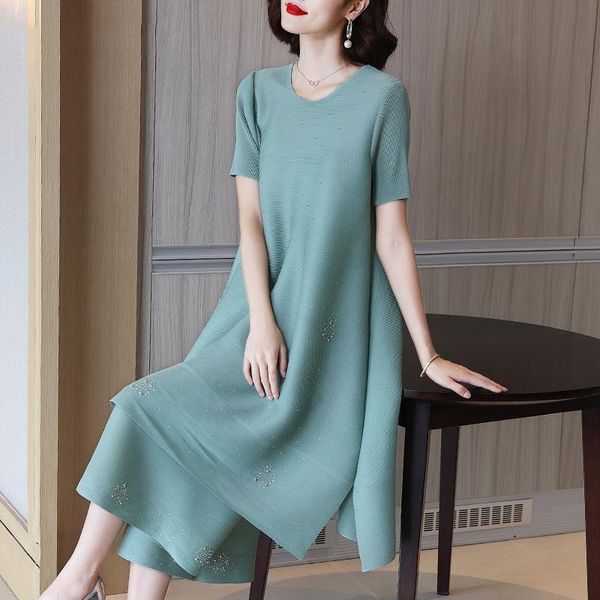women's two piece pants loose large size fashion suit 2021 style female nail bead temperament age reducing leisure set, White
women's two piece pants loose large size fashion suit 2021 style female nail bead temperament age reducing leisure set, White
