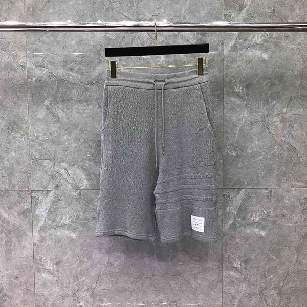 dongguan brand on behalf of direct sales tb shorts, five point pants, middle dark bar shorts, White;black
dongguan brand on behalf of direct sales tb shorts, five point pants, middle dark bar shorts, White;black