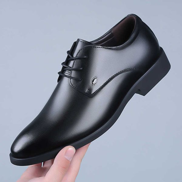 new genuine leather men's business ess shoes british and korean version overshoot black casual youth versatile trend
new genuine leather men's business ess shoes british and korean version overshoot black casual youth versatile trend