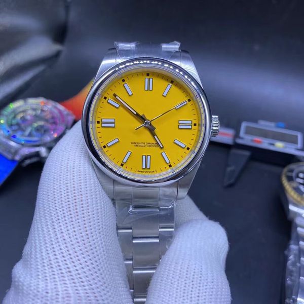 casual men's watch bright yellow dial automatic date stainless steel strap, Slivery;brown
casual men's watch bright yellow dial automatic date stainless steel strap, Slivery;brown