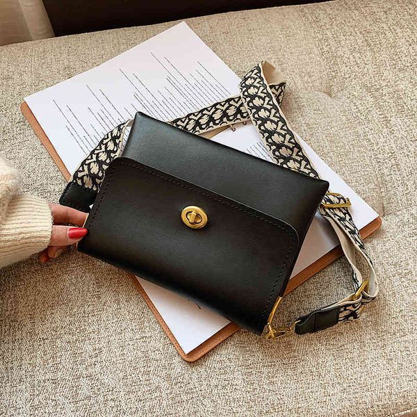 2022 factory wholesale new fashionable women's shoulder trend broadband load reducing foreign style simple messenger small square, Black;red
2022 factory wholesale new fashionable women's shoulder trend broadband load reducing foreign style simple messenger small square, Black;red