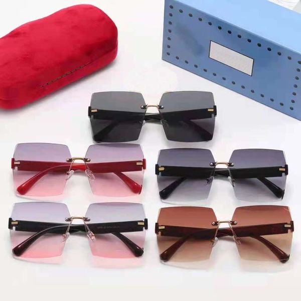 brand designer sunglass metal hinge sunglasses men glasses women sun glass uv400 lens with cases and box, White;black
brand designer sunglass metal hinge sunglasses men glasses women sun glass uv400 lens with cases and box, White;black