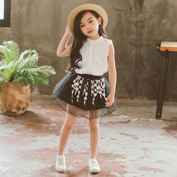 round 2021 summer girls' new korean versatile neck + lace mesh skirt 2-piece children's wear, White
round 2021 summer girls' new korean versatile neck + lace mesh skirt 2-piece children's wear, White