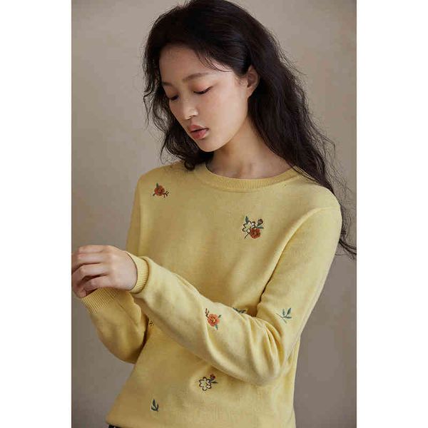 women's sweaters female sweater with round collar, loose pullover sweet flower embroidery and autumn winter zzwz, White;black
women's sweaters female sweater with round collar, loose pullover sweet flower embroidery and autumn winter zzwz, White;black
