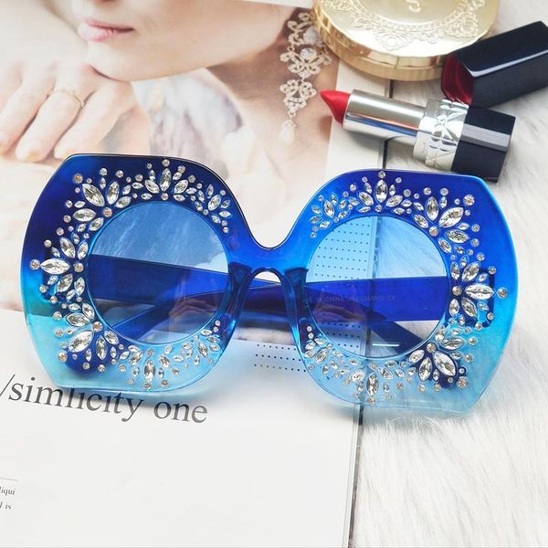 2021 new luxury oversized sun vintage rhinestones women shades glasses men big uv400 butterfly sunglasses for frame women oculos hvlbn, White;black
2021 new luxury oversized sun vintage rhinestones women shades glasses men big uv400 butterfly sunglasses for frame women oculos hvlbn, White;black