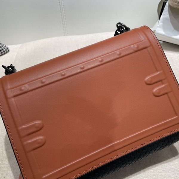 luxury cross body designer bag purses shoulder bags genuine leather chain various styles fashion brand high-quality with original box size 2
luxury cross body designer bag purses shoulder bags genuine leather chain various styles fashion brand high-quality with original box size 2