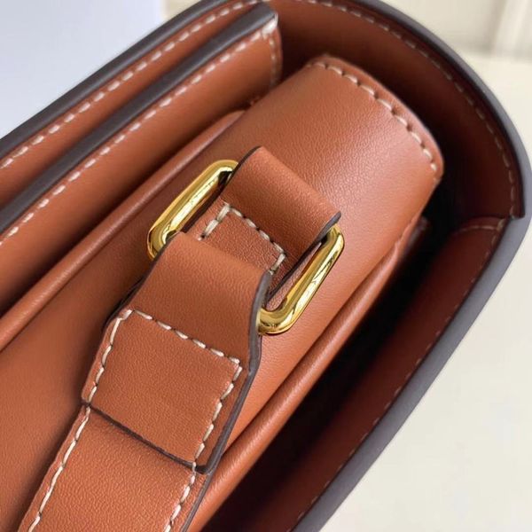 70% off design hand messenger ladies 2021 real cowhide fashion floral embroidery small square female designer luxury shoulder bag 3p6o
70% off design hand messenger ladies 2021 real cowhide fashion floral embroidery small square female designer luxury shoulder bag 3p6o