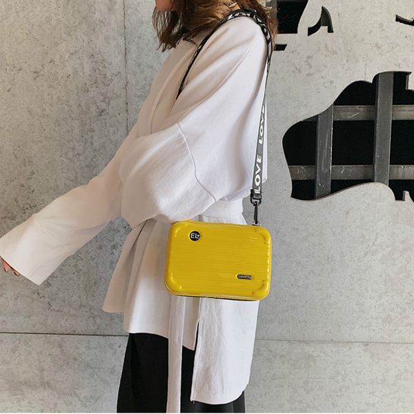 luxury handbags women bags designer 2020 new trend mini mobile phone bag square box wide shoulder strap bag fashion diagonal bag, Black;red
luxury handbags women bags designer 2020 new trend mini mobile phone bag square box wide shoulder strap bag fashion diagonal bag, Black;red