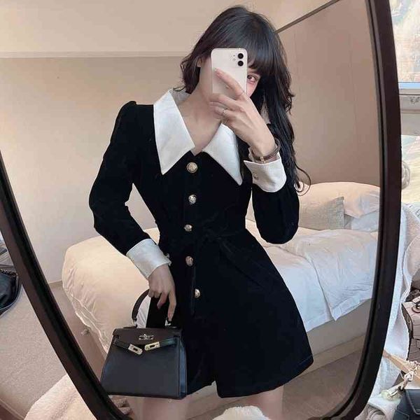 elegant female jumpsuits early spring color contrast lapel single breast high waist belt versatile wide leg shorts, Black;white
elegant female jumpsuits early spring color contrast lapel single breast high waist belt versatile wide leg shorts, Black;white