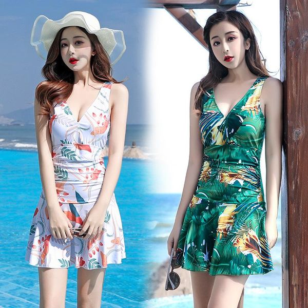 women's swimwear swimsuit female conservative skirt covered belly summer fashion thin, White;black
women's swimwear swimsuit female conservative skirt covered belly summer fashion thin, White;black