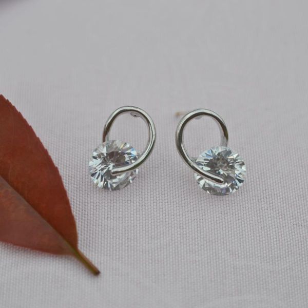 hoop & huggie classic earrings women girl silver color with shiny cubic zircon fashion jewelry stud for party, Golden;silver
hoop & huggie classic earrings women girl silver color with shiny cubic zircon fashion jewelry stud for party, Golden;silver
