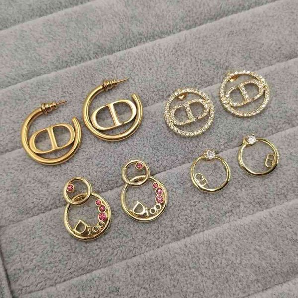 2021 new designer 2021 circle earrings family fashion letter inlaid diamond classic high edition earrings, Golden
2021 new designer 2021 circle earrings family fashion letter inlaid diamond classic high edition earrings, Golden