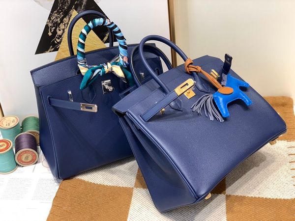wholesale half handmade quality epsom leather deep blue color designers purse25cm wax stitching gold and silver hardware fast delivery
wholesale half handmade quality epsom leather deep blue color designers purse25cm wax stitching gold and silver hardware fast delivery
