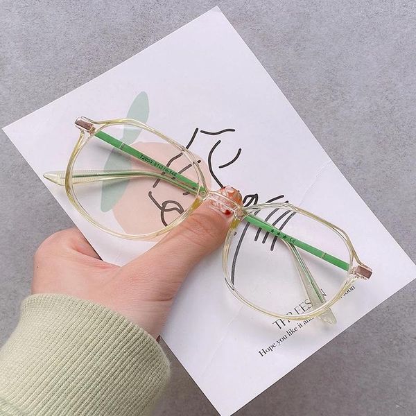 sunglasses 2021 fashion transparent anti-blue glasses frame female oval blocking, White;black
sunglasses 2021 fashion transparent anti-blue glasses frame female oval blocking, White;black
