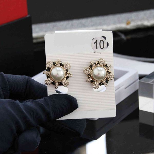 design jewelry ak2156 japan south korea fashion ol pearl diamond earrings simple and versatile 925 silver needle brass mixed batch
design jewelry ak2156 japan south korea fashion ol pearl diamond earrings simple and versatile 925 silver needle brass mixed batch