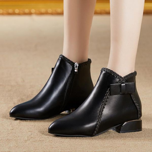 boots women's in autumn and winter 2021: pointy, thick heel, side zipper, fashionable bow short, Black
boots women's in autumn and winter 2021: pointy, thick heel, side zipper, fashionable bow short, Black