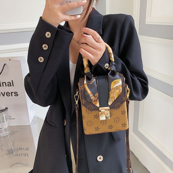 bags women's bag in the summer of 2021, korean version printing fashion trendy women's vertical foreign style texture messenger is
bags women's bag in the summer of 2021, korean version printing fashion trendy women's vertical foreign style texture messenger is