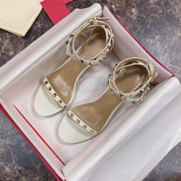 sandals plus size 34-42 women's shoes summer fashion rivet decoration design genuine leather quality, Black
sandals plus size 34-42 women's shoes summer fashion rivet decoration design genuine leather quality, Black